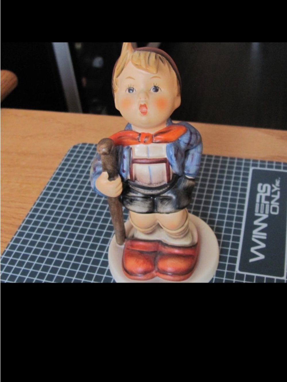 Hummel: Little Hiker
